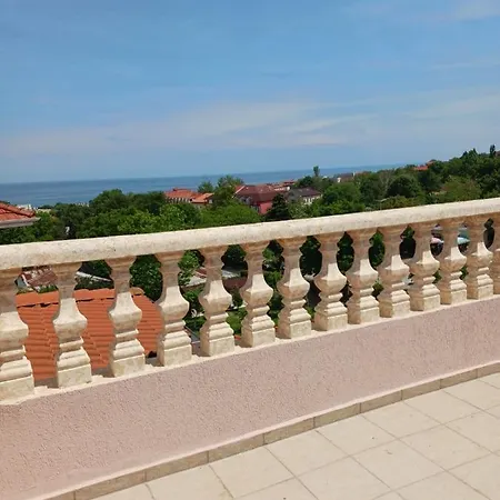 Byala Palace Apartman *