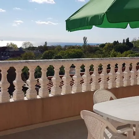 Byala Palace Apartment *