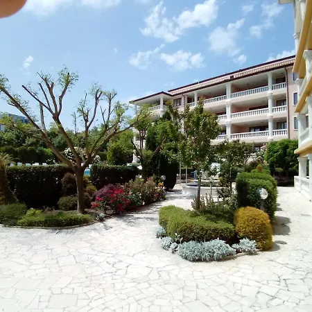 Byala Palace Apartment *