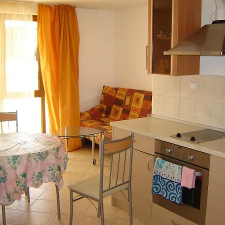 Byala Palace Apartment *