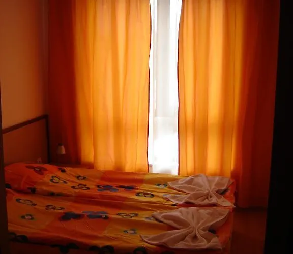 Апартамент Byala Palace *