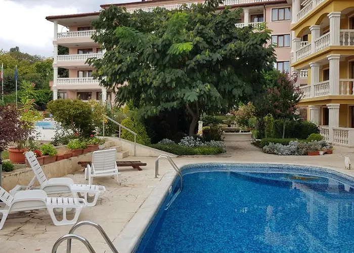 Byala Palace Апартамент Бяла